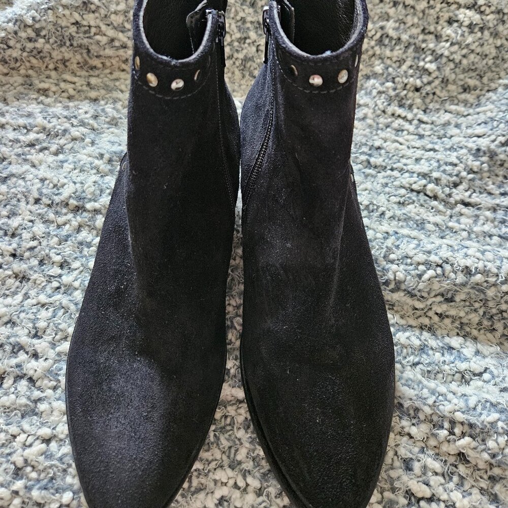 Black suede leather ankle boots. Brand: Gabor. Size: 4.5 UK (6.5 US)